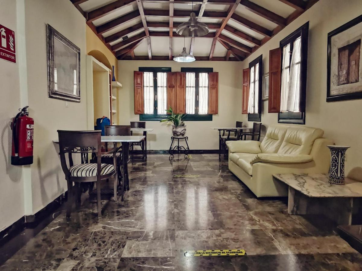Almona Hotel
